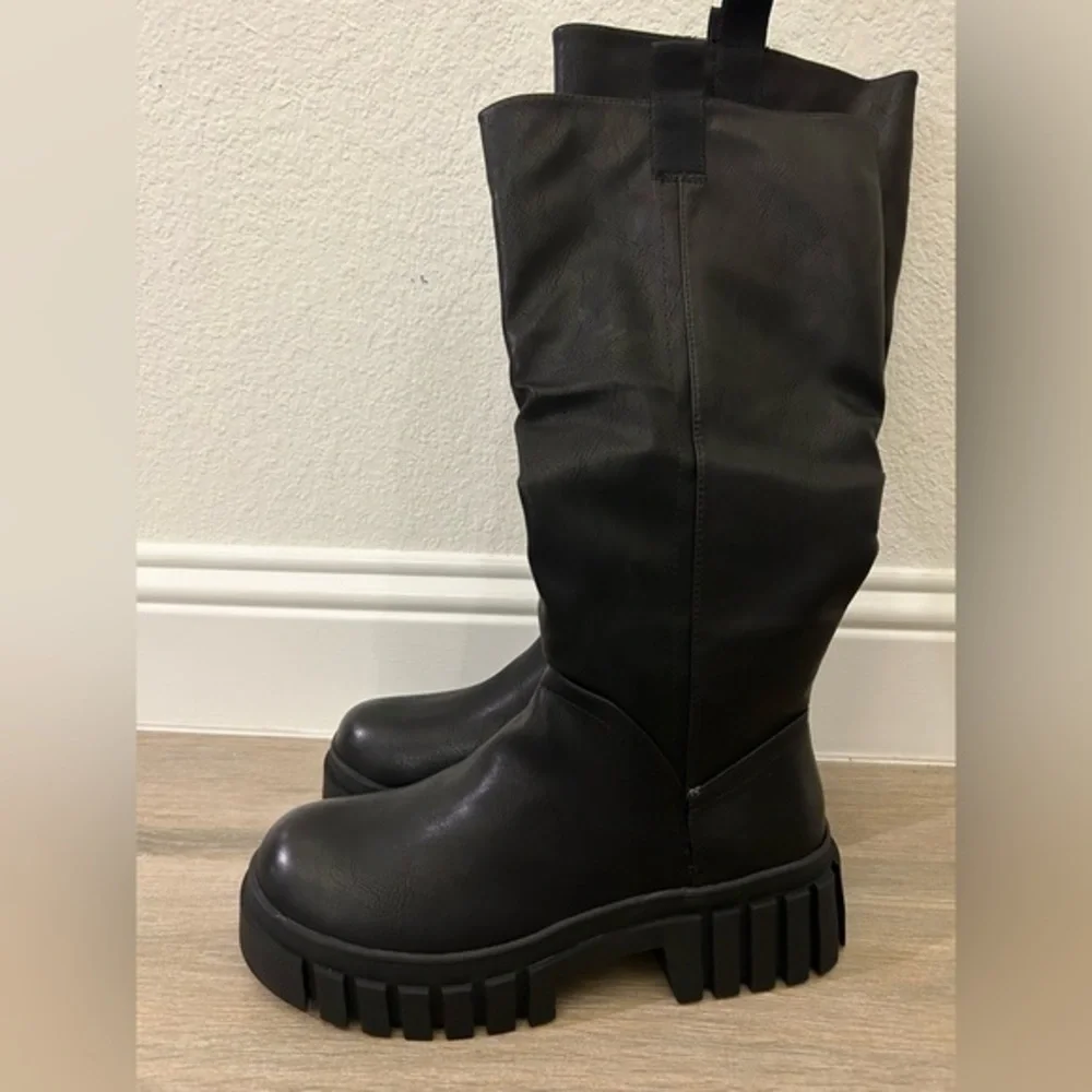 MIA RY Platform knee high leather boot in black malta size 10 NEW